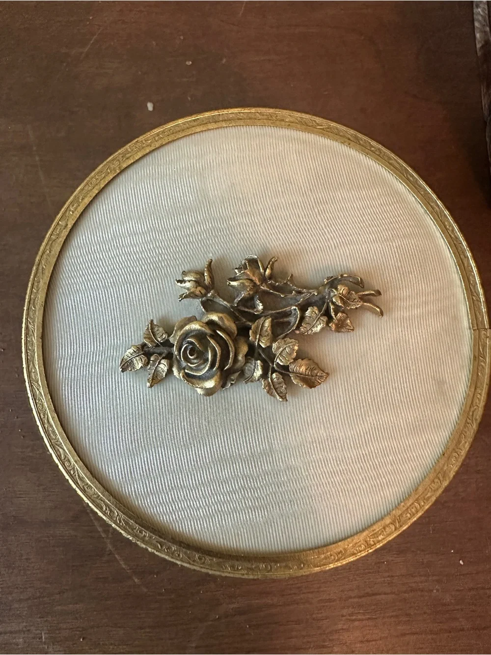 Vintage-Style Round Gold Jewelry Box - Picture 2 of 5
